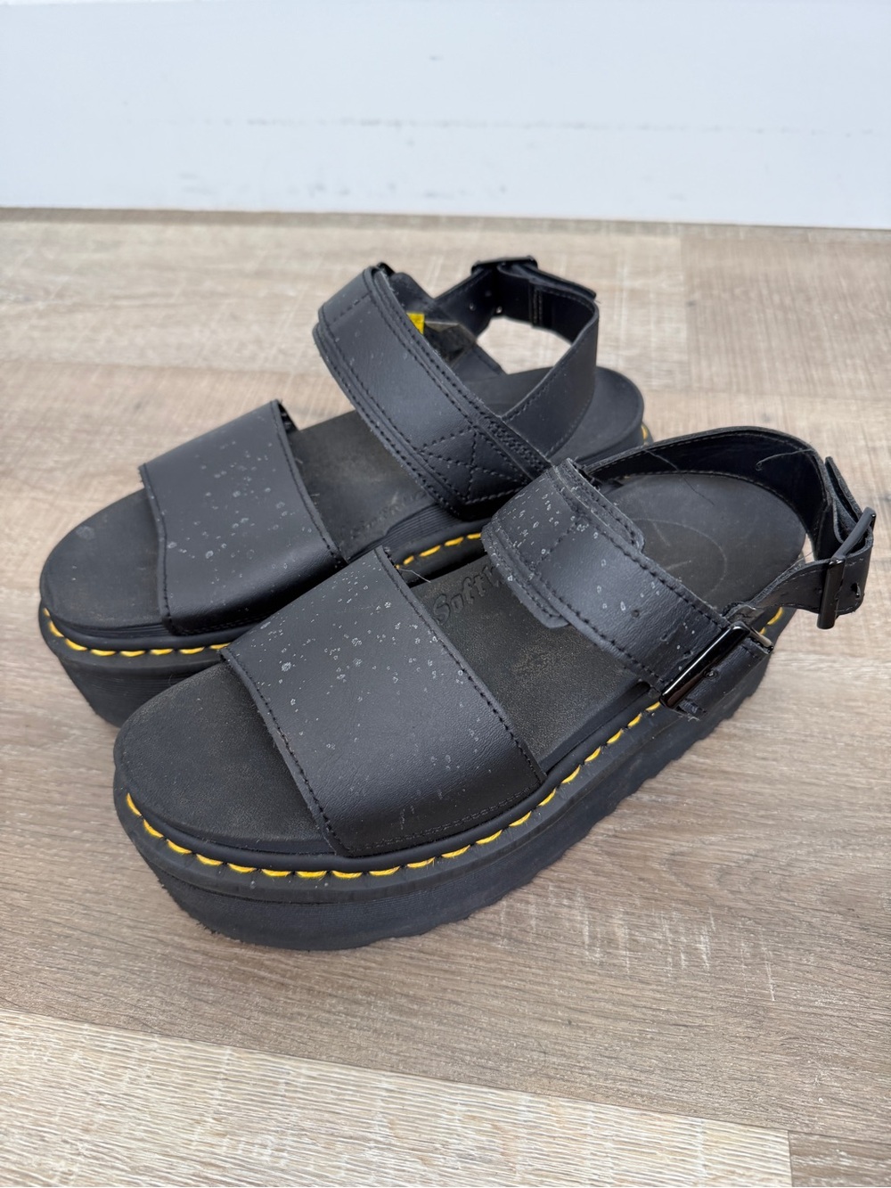 Dr. Martens Voss Quad Size 7 Black Leather Platform Sandals